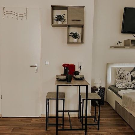 Unser Sonniges Apartment Mit Wlan, Netflix, Xbox Magdeburg Luaran gambar