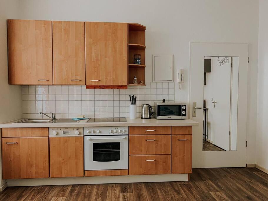 Unser Sonniges Apartment Mit Wlan, Netflix, Xbox Magdeburg Luaran gambar
